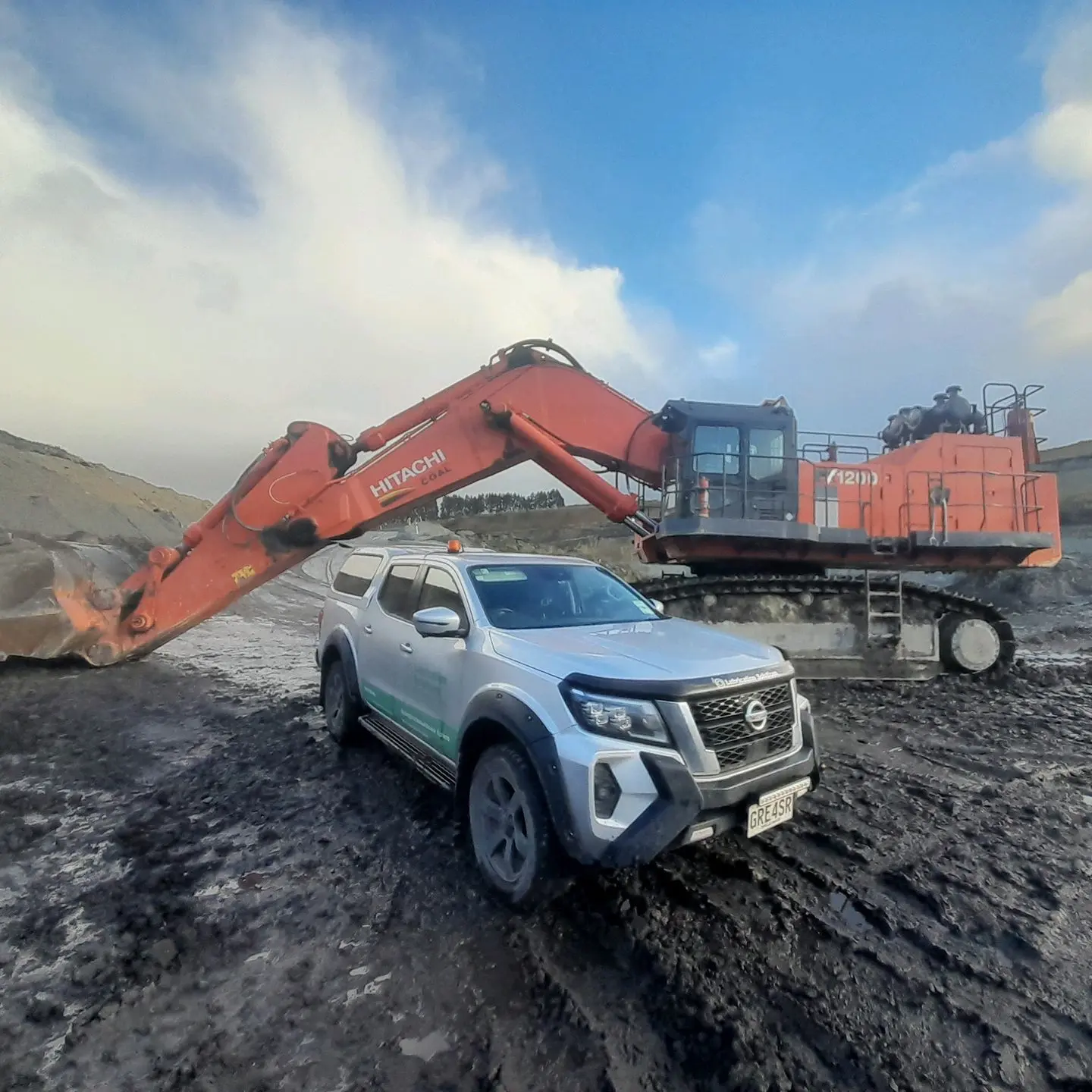 LSL Ute and Hitachi