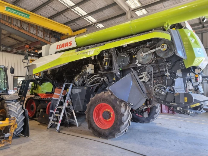 BEKA EP-1 automatic greasing system on CLAAS Lexion combine harvester BEKA EP-1 automatic greasing system on CLAAS Lexion combine harvester